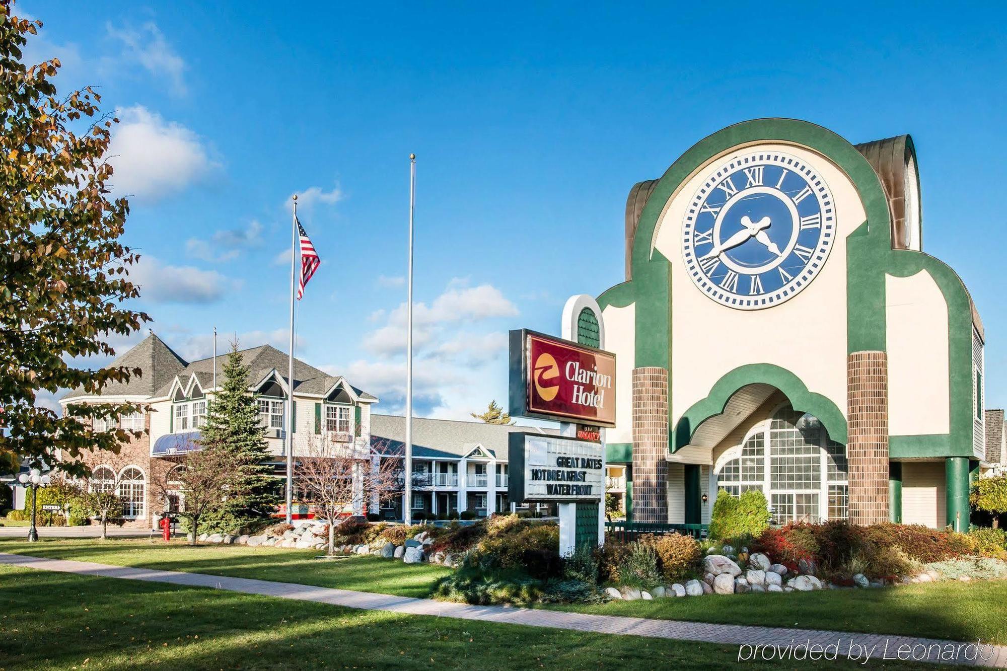 Clarion Hotel Beachfront Mackinaw City Exterior foto